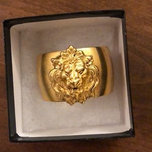 Brand new lion bangle. Never been worn!